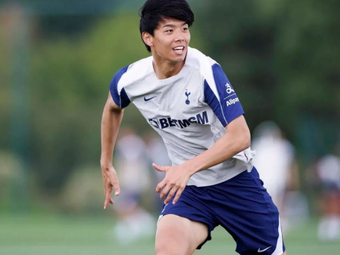 高井幸大替补出场完成加盟门兴的首场比赛