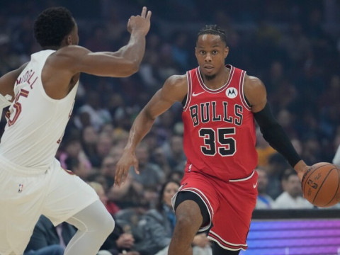 美记：湖人接触过公牛的奥科罗，可以拿出到期合同搭配克内克特交易得到奥科罗