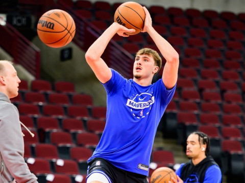 NBA常规赛独行侠vs篮网 双方首发阵容出炉！弗拉格 vs 小波特