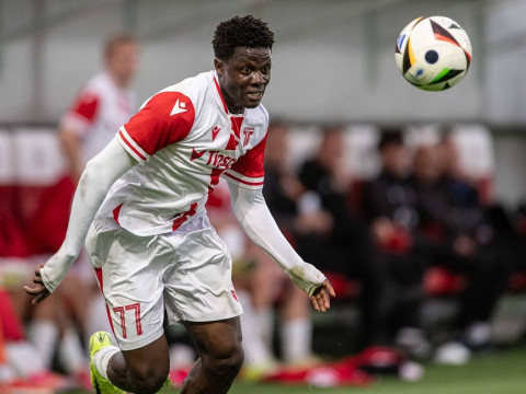 德天空：莱比锡即将签下来自尼日利亚的19岁小将边锋苏莱曼·萨尼，转会费最高可达到600万欧元