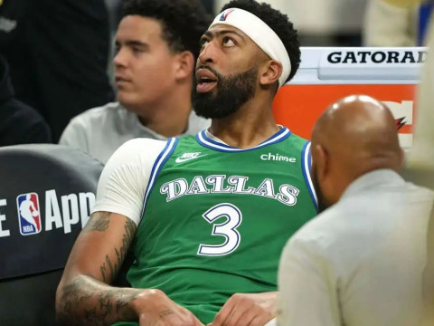 独行侠官方：戴维斯无需接受手术治疗，预计将在六周左右的时间内完成伤病恢复