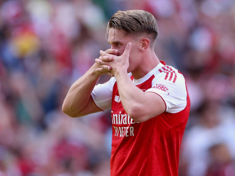 约克雷斯贡献1传1射成为联赛杯半决赛首回合的比赛最佳球员