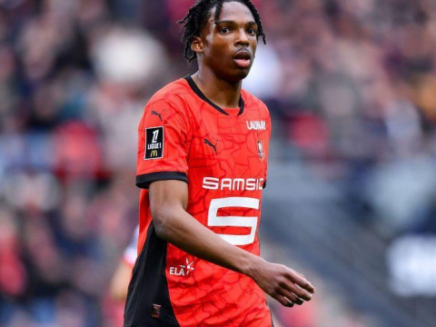 邮报：切尔西目前还在追求雷恩球员雅奎特，雷恩对球员标价为5600万英镑