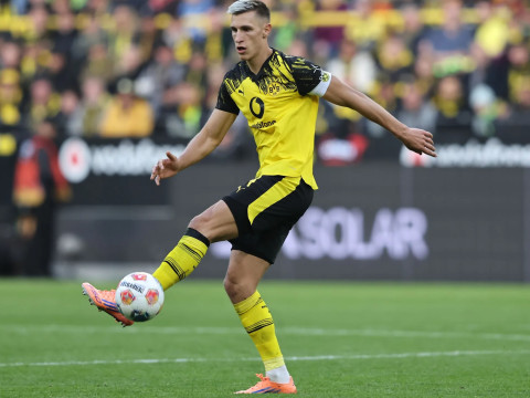 胡梅尔斯：施洛特贝克很优秀，当然会选择在职业生涯结束之前拿到一座冠军