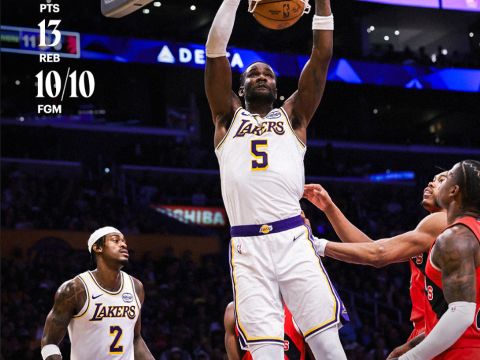 艾顿20+湖人9胜0负！命中率100%创四纪录比肩鲨鱼 湖媒：终于不软