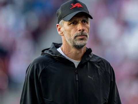 踢球者：法兰克福在解雇了托普穆勒之后罗泽成为了球队的新任主帅的热门人选