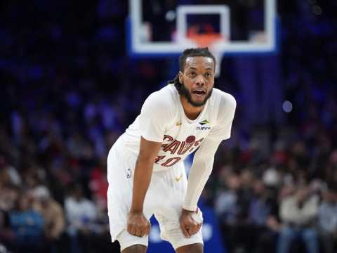 骑士官方：加兰确诊为右脚大脚趾一级扭伤，将在7至10天后接受复查