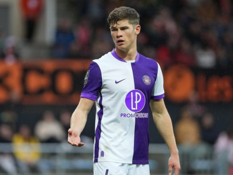 TA：狼堡将克雷斯维尔报价提升至2000万欧，图卢兹表示太少