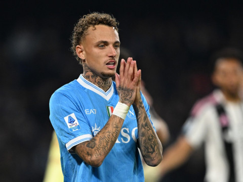 土媒：加拉塔萨雷就引进诺阿·朗已经与球员达成协议，200万欧租借球员至本赛季结束