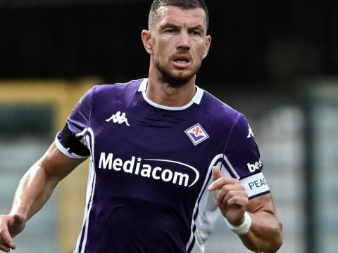 德天空：沙尔克04已经向哲科提供了一份球队的报价，巴黎FC也参与了此次竞争