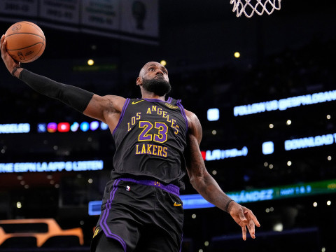 詹姆斯谈能否入选全明星替补：如果入选了我会出席，如果落选我可以充分利用这段时间