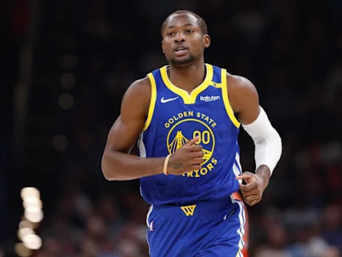 美记：如果库明加在近期被球队征召登场，他会全力以赴但还是希望能够被交易离队