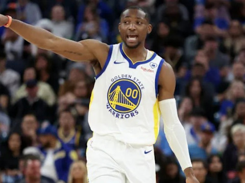 Shams：勇士目前仍在全联盟范围内与多支球队推进交易谈判，大多围绕着库明加展开