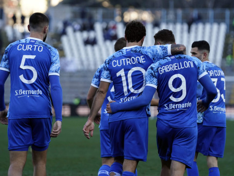 意甲（1.24）科莫VS都灵比分推荐 科莫主场低迷，都灵能否抓住机会取得胜利