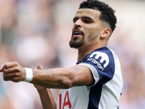 索兰克代表热刺球队出战欧冠进球，是热刺球队队史第5位做到此成就的球员