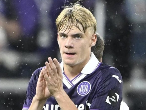 德天空：安德莱赫特德17岁新星德卡特正在被多家球队所关注，其中包括莱比锡、拜仁、多特