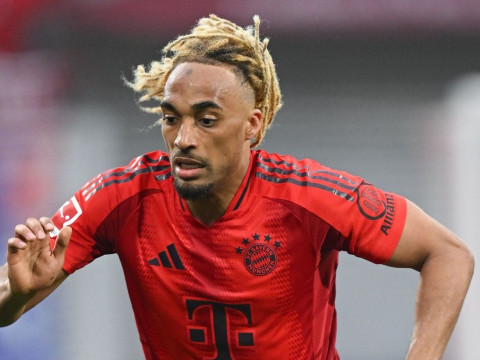 记者：拜仁后卫球员受到多家俱乐部的关注，拜仁则对出售球员态度表示开放