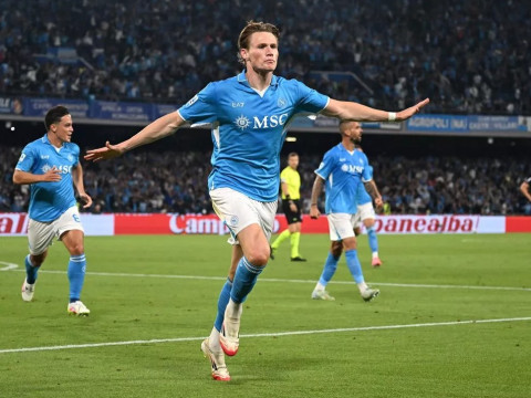 斯基拉：那不勒斯满意麦克托米奈的表现，计划和球员续约至2031年