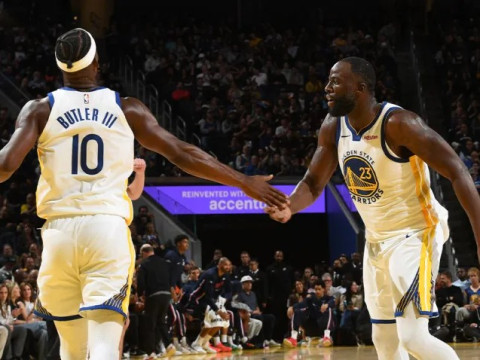 美记：勇士明确表态不愿在交易截止日前送走追梦·格林或巴特勒，预计这个立场不会改变