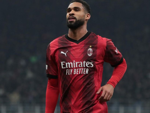 罗马诺：奇克是维拉的引援目标，至于传闻的曼联我不知道他和球员接触的消息