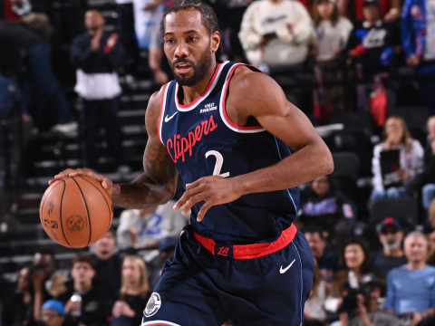 伦纳德：知道我有出场时间的限制，比赛还剩3分钟的时候一直在想怎么还不让我上场