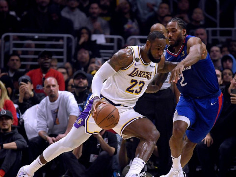 詹姆斯：与珍妮的关系一直十分融洽，双方之间始终维系着尊重与良好的合作关系