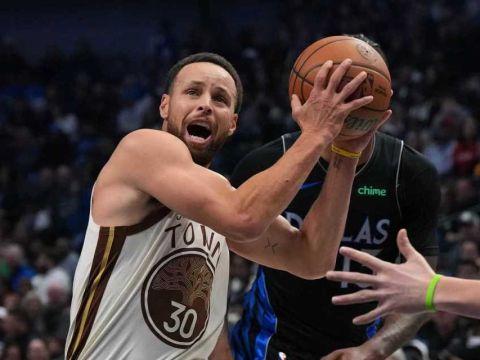 巴特勒报销后勇士两战全败：库里38+8三分难阻末节崩盘 急需交易升级