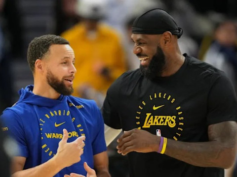 美记：勇士休赛期将会探索引进字母哥和詹姆斯的可能性