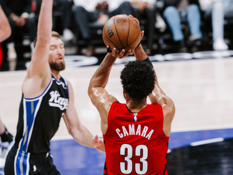 NBA常规赛-猛龙vs开拓者首发名单预测（1月24日）杨瀚森能上场吗？