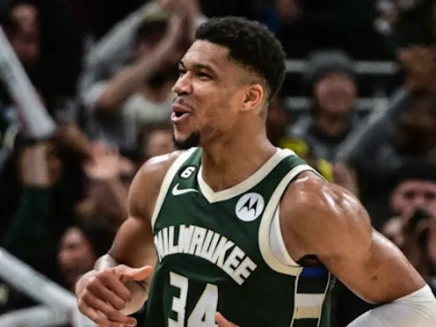 美记：联盟各支球队已形成普遍共识，字母哥的雄鹿生涯大概率已经走到了尽头