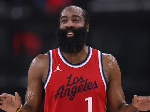 哈登谈个人身体状态：距离下一场比赛我们还有几天的休整时间，我会恢复好的