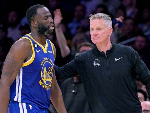 勇士正式将格林摆上货架！科尔：未来他会在球馆外拥有一座雕像