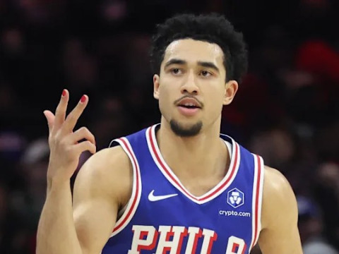 Shams：76人将麦凯恩交易至雷霆，换取1个首轮与3个次轮