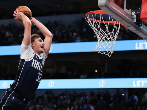 过去的4场比赛弗拉格场均贡献37.8分9.3板4.5助，投篮命中率达56.2%！