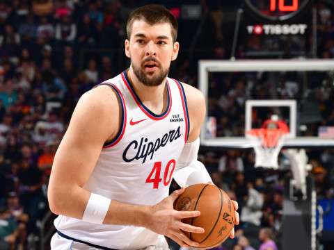 Shams：快船将祖巴茨、科比·布朗送至步行者，得到马瑟林、以赛亚·杰克逊以及2个首轮+1个次轮