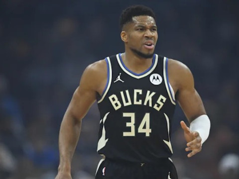 雄鹿主帅：字母哥已经接近复出，只要身体允许他就会出战