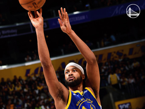 nba直播在线观看高清直播：常规赛灰熊vs勇士（2.10）穆迪近13场场均14.7分+48.5%三分命中率