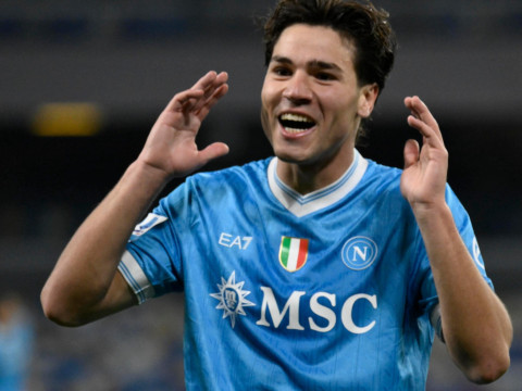 那不勒斯计划和球队中场球员维尔加拉进行续约