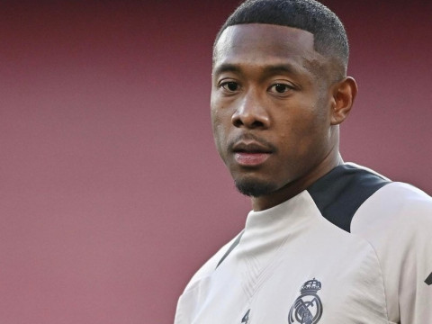 阿拉巴对于自己在球队的处境不满，向主教练阿韦洛亚提出了疑问