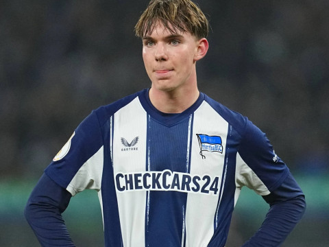 柏林赫塔16岁的中场小将艾希霍恩被多家球队关注，拜仁和法兰克福有意签下球员