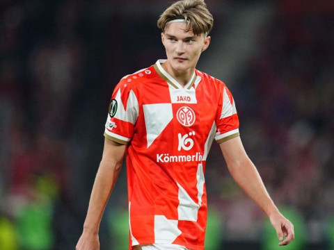 美因茨18岁中卫卡斯帕·波图尔斯基被多家球队关注，球员已成为今夏转会市场的热门人选