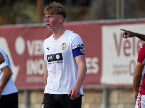 瓦伦西亚后卫小将被多家豪门球队关注，球员还是大巴黎球队创始人的后代