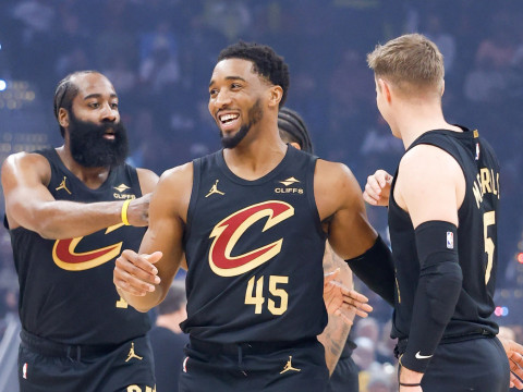 骑士自12月30日以来取得17胜5负的战绩，联盟同期最佳！