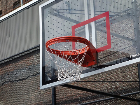 孙铭徽伤停6-8周影响：广厦恐丢联赛第一 卫冕前景蒙上阴霾