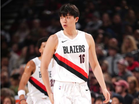 杨瀚森垃圾时间2+1+1：献劲爆补扣 成开拓者惨败夜少有亮点