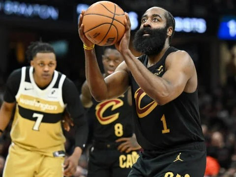 骑士主帅：哈登让场上每个人的比赛都变得更简单，他制造犯规的能力也是联盟顶级