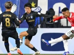 浦项铁人vs大阪钢巴回放录像【2026年02月12日】