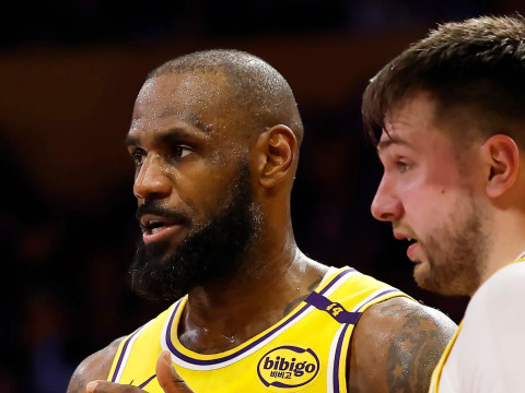 41岁勒布朗又创7纪录！统治最年轻最年长被赞GOAT 雷迪克：还在巅峰