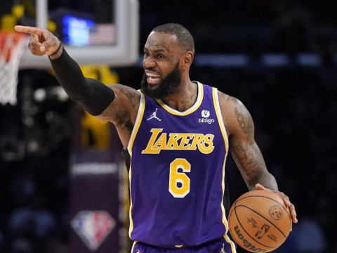 NBA常规赛湖人vs独行侠 湖人首发阵容出炉！詹姆斯领衔首发 里夫斯替补待命