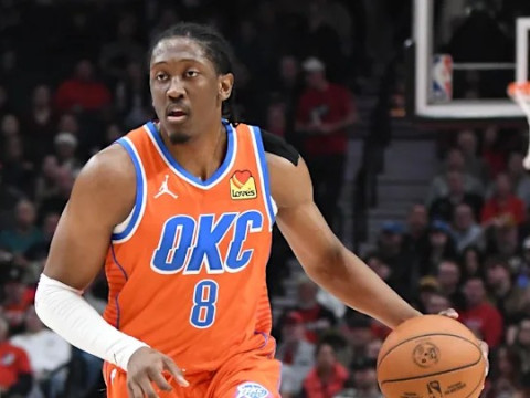雷霆官方：杰伦·威廉姆斯腿筋拉伤，会在全明星休赛期结束后重新接受伤情评估